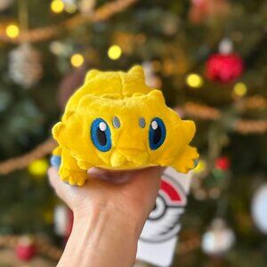 Pokemon Center Official Goods Joltik Sitting Cuties Plush - 3 In. NWT